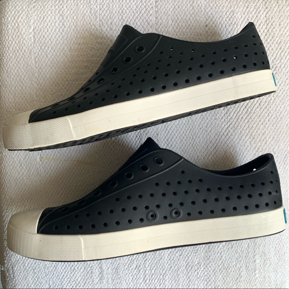 NATIVE 10 shoes